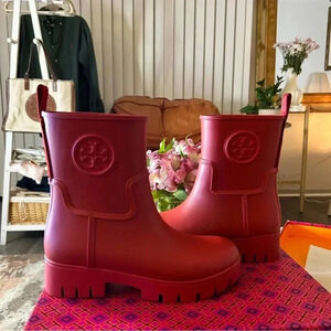Tory Burch Red Rain Boots - New in Box - Size 6/7